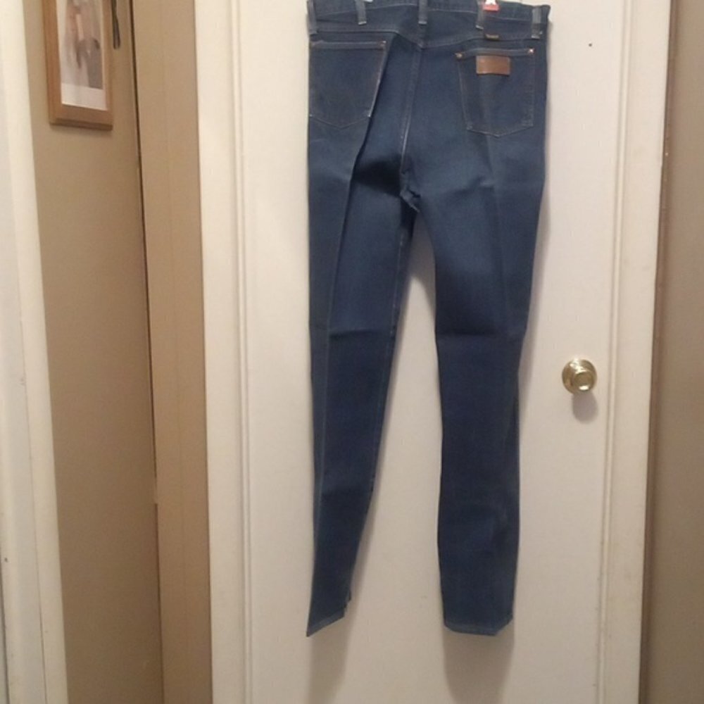 SOLD GUC - Wrangler Regular Fit Cowboy Cut Blue Jeans - Size 36x36 Lot#007 - Picture 2 of 6